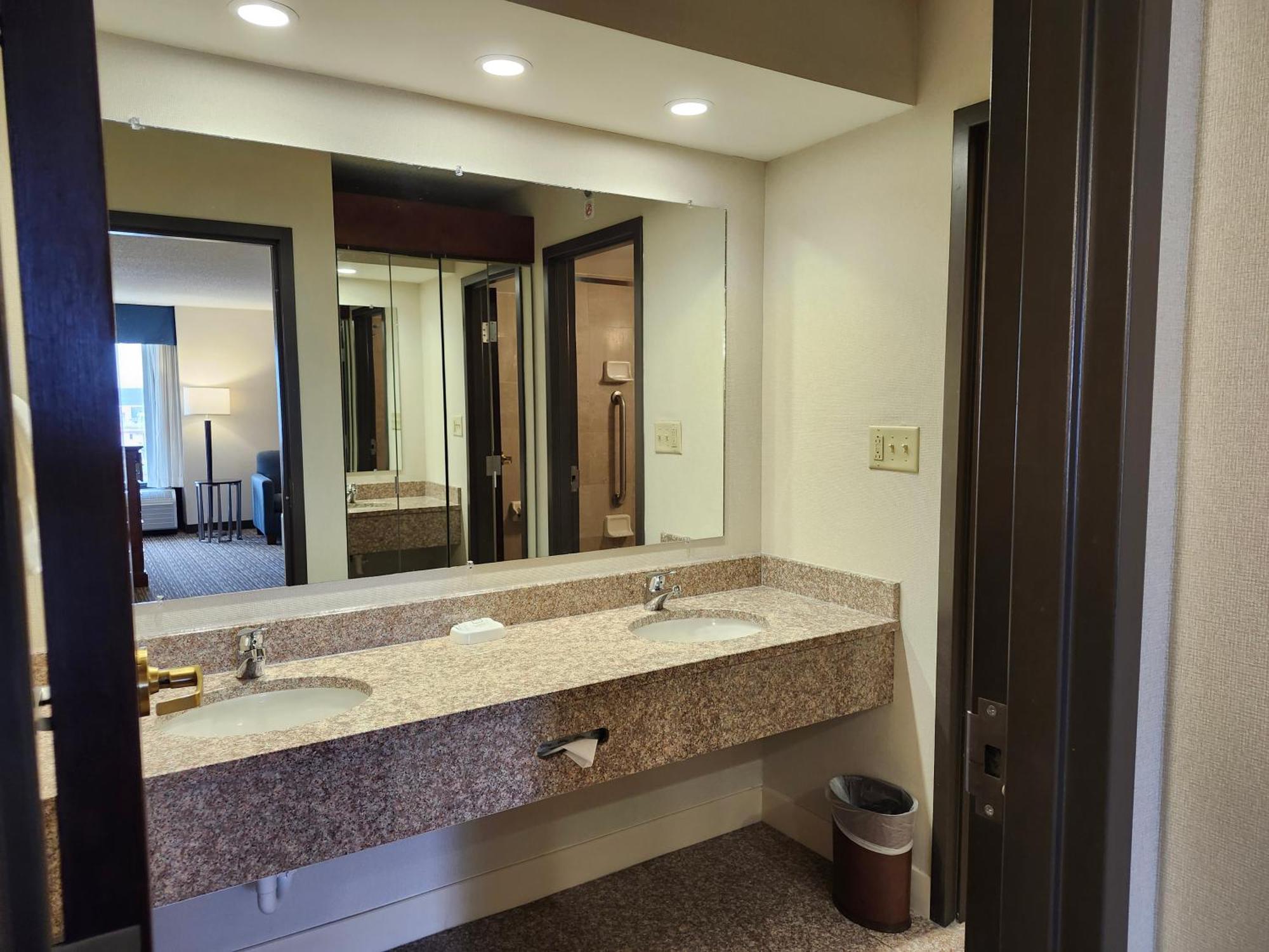 Heritage Inn & Suites St Louis Fenton, Trademark By Wyndham Ngoại thất bức ảnh